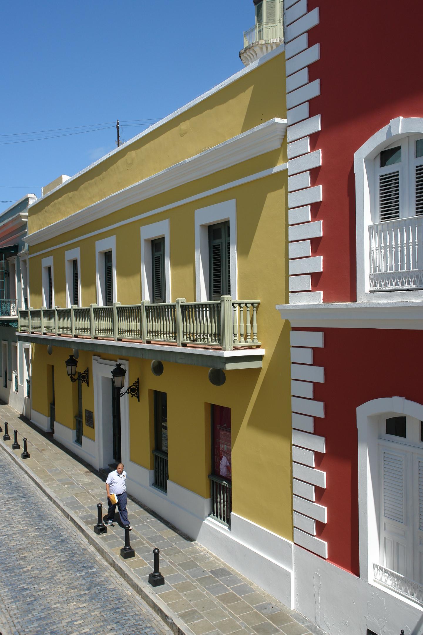 alle de la Fortaleza 56 - Antigua Real Audiencia - Conservatorio De Artes Del Caribe - San Juan (Viejo San Juan) - 2011 00006